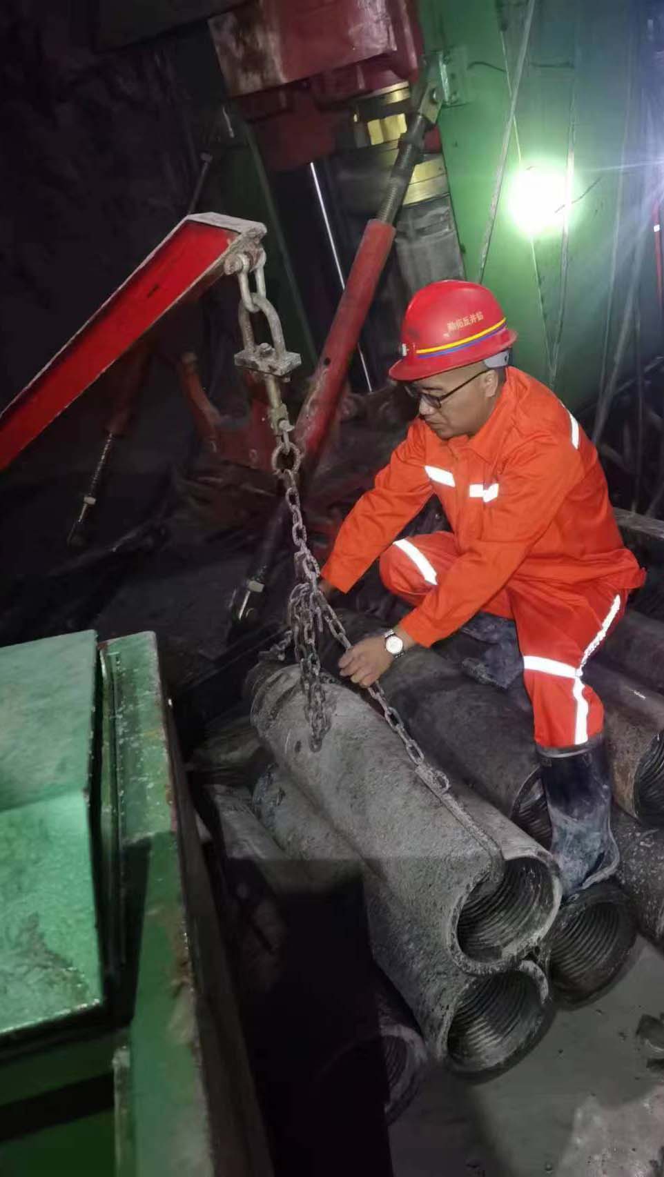 反井鉆機(jī)施工